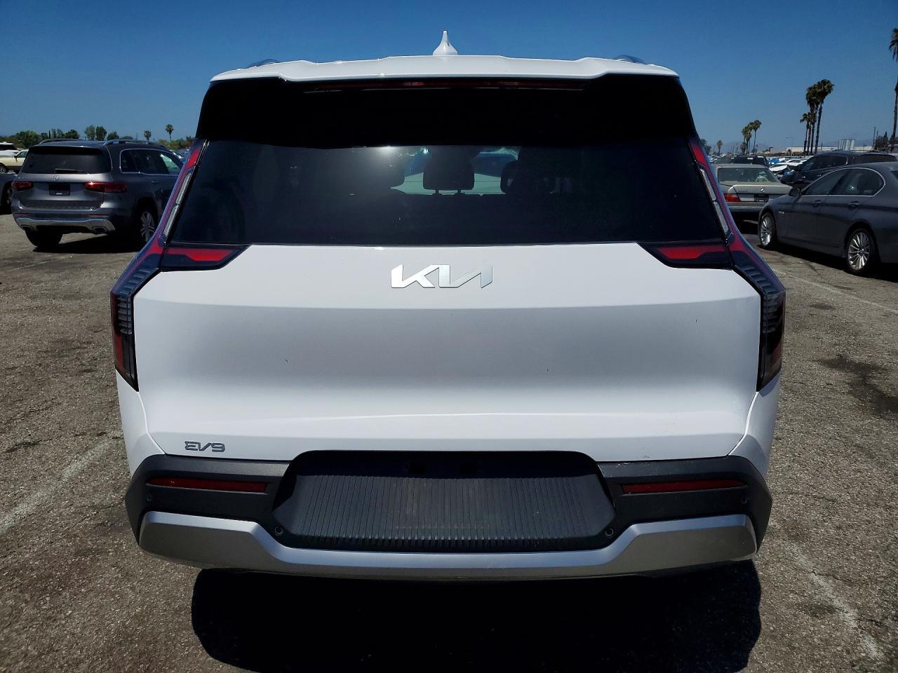 2025 Kia Ev9 Wind - Image 6