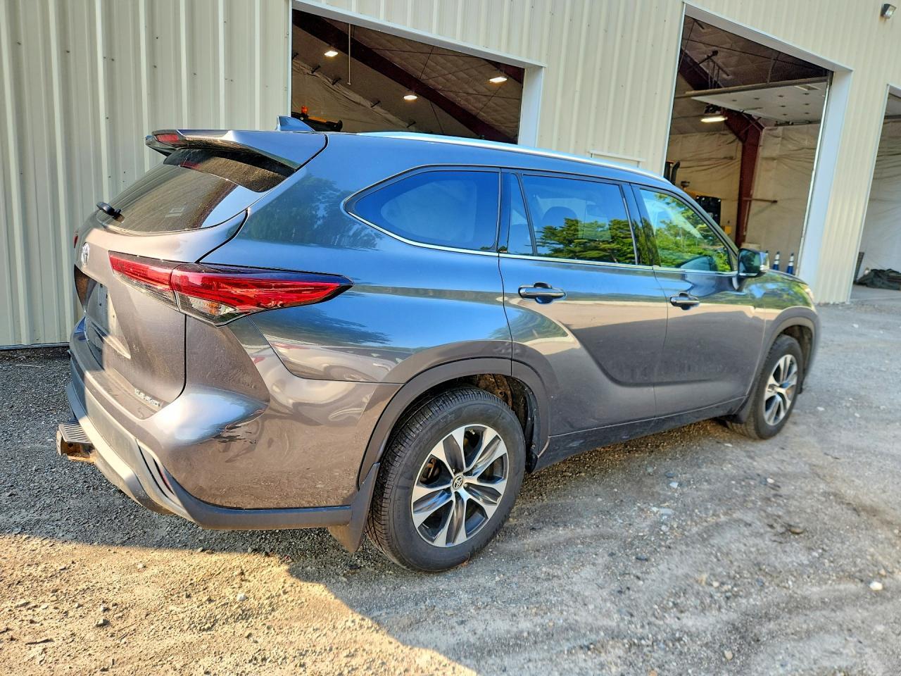 2020 Toyota Highlander Xle - Image 3