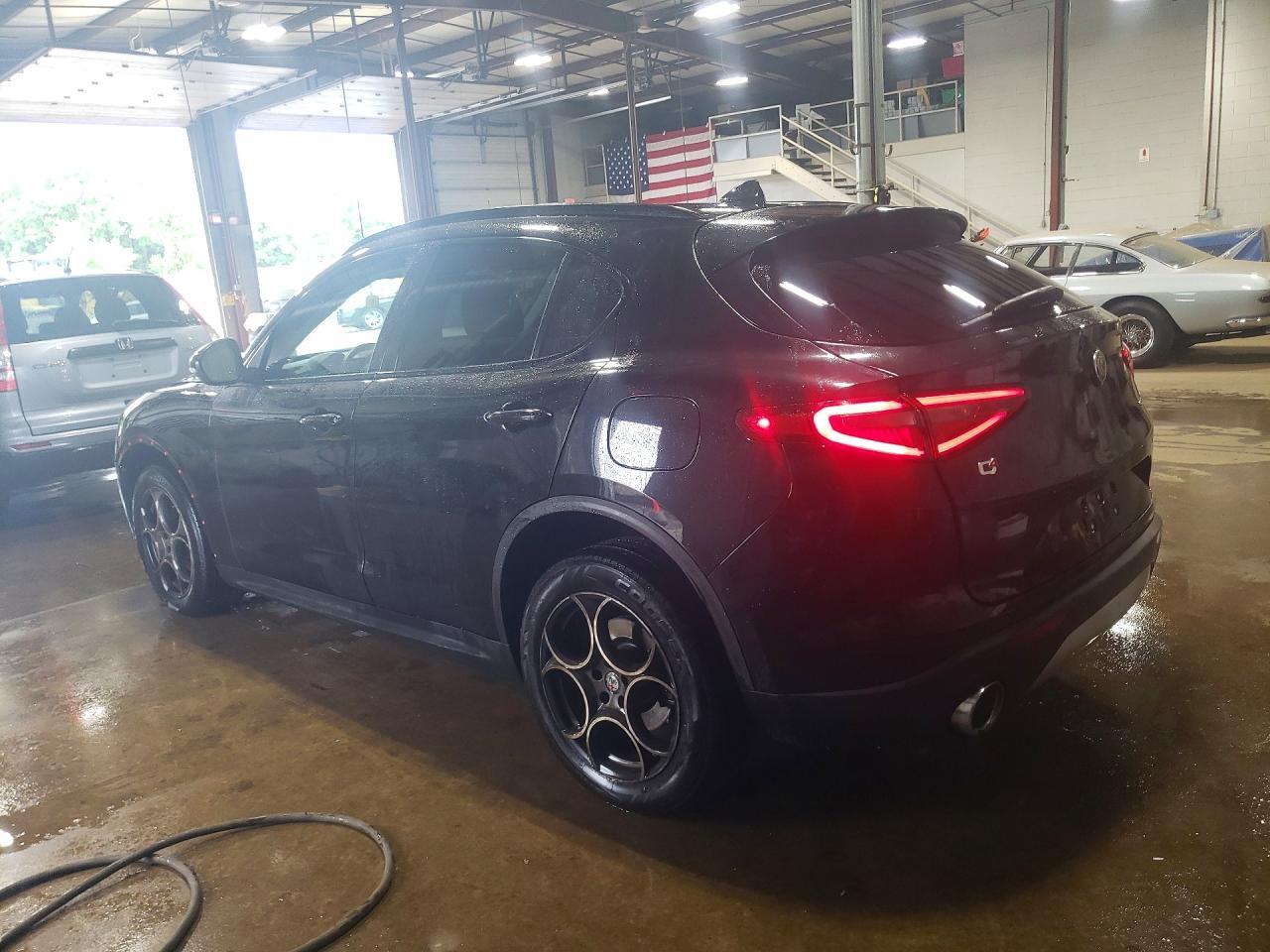 2018 Alfa Romeo Stelvio Sport - Фото 2