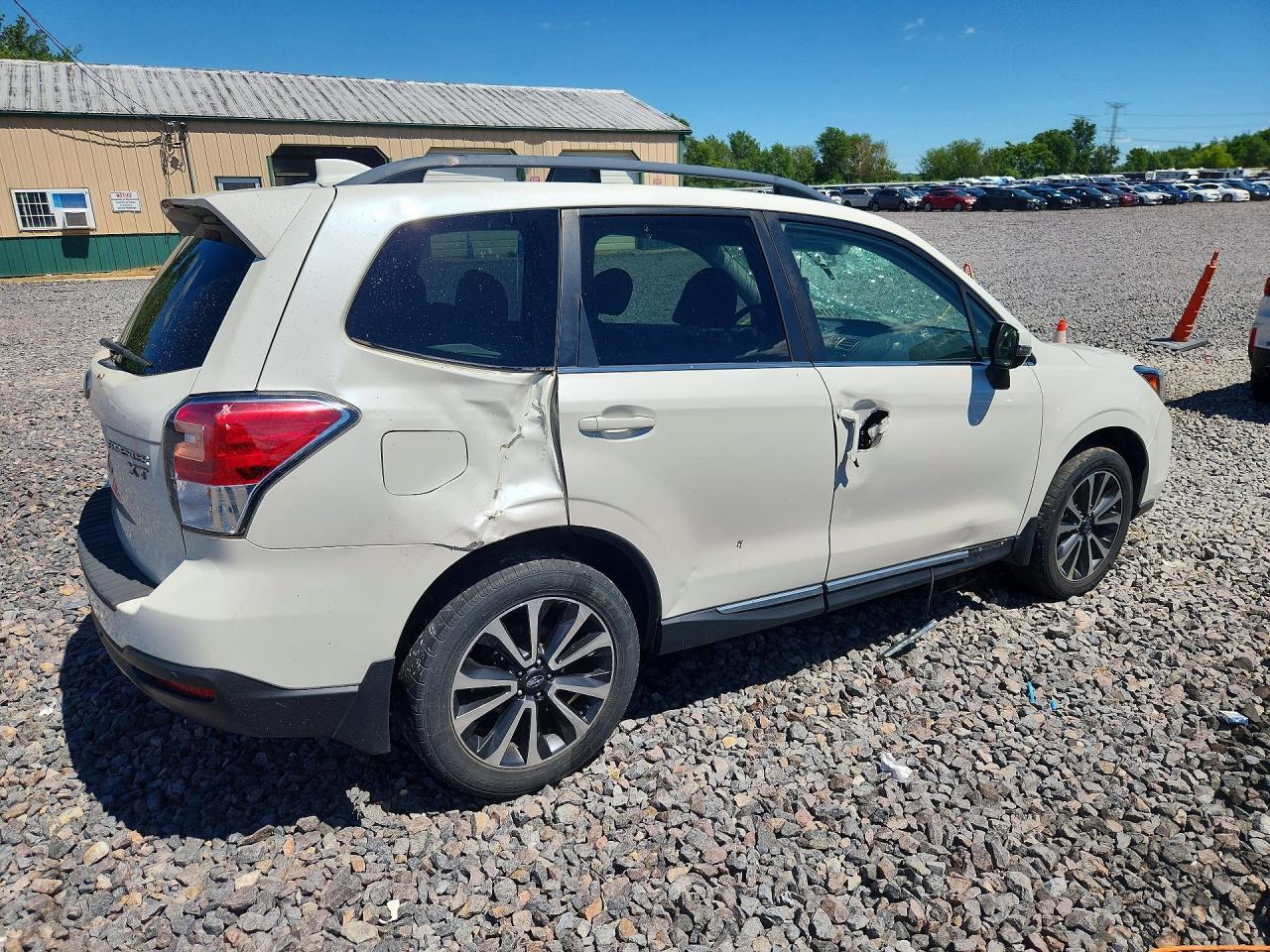 2017 Subaru Forester 2.0Xt Touring - Фото 3