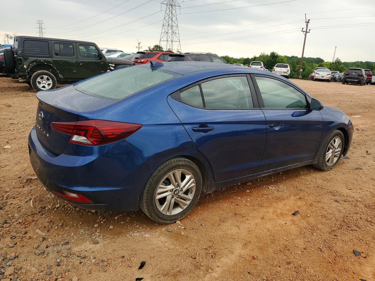 2019 Hyundai Elantra Sel - Image 3