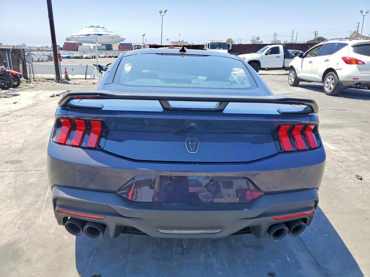 2025 Ford Mustang Dark Horse - Фото 6