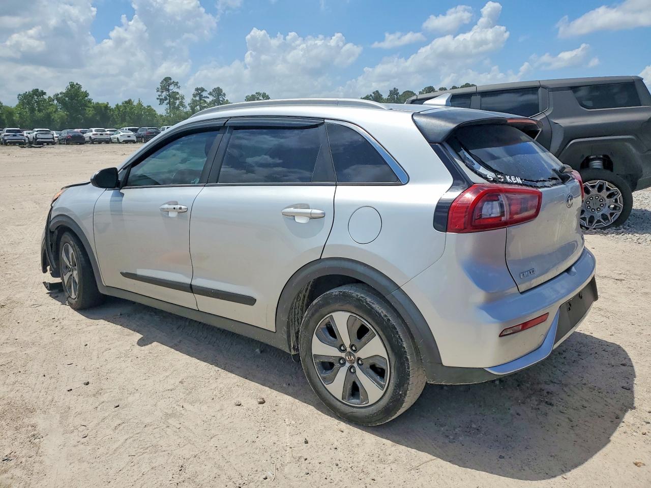 2018 Kia Niro - Image 2