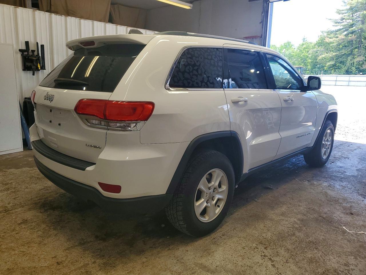 2015 Jeep Grand Cherokee Laredo - Image 3