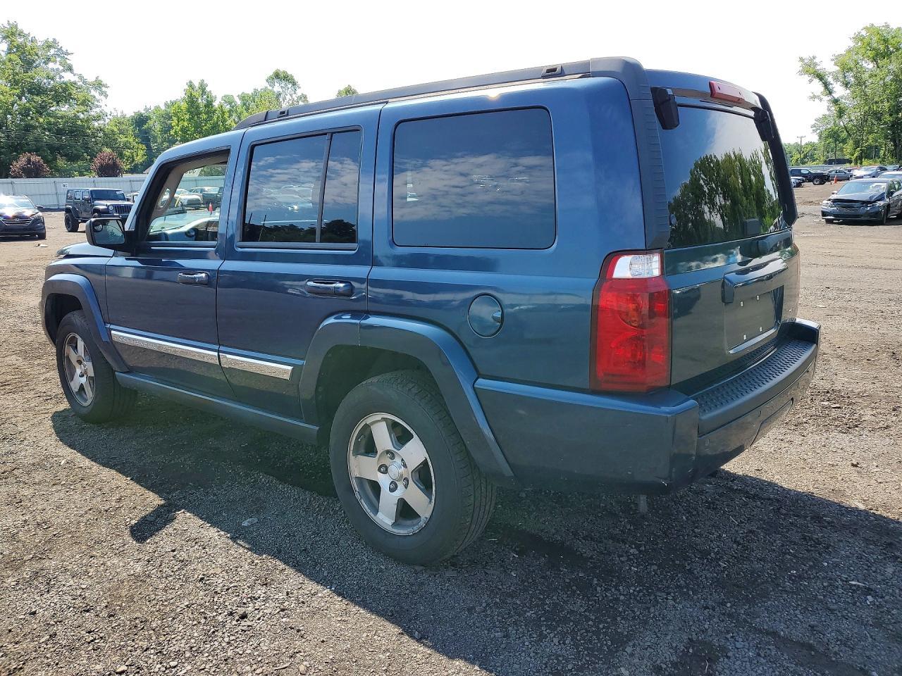 2010 Jeep Commander Sport - Image 2