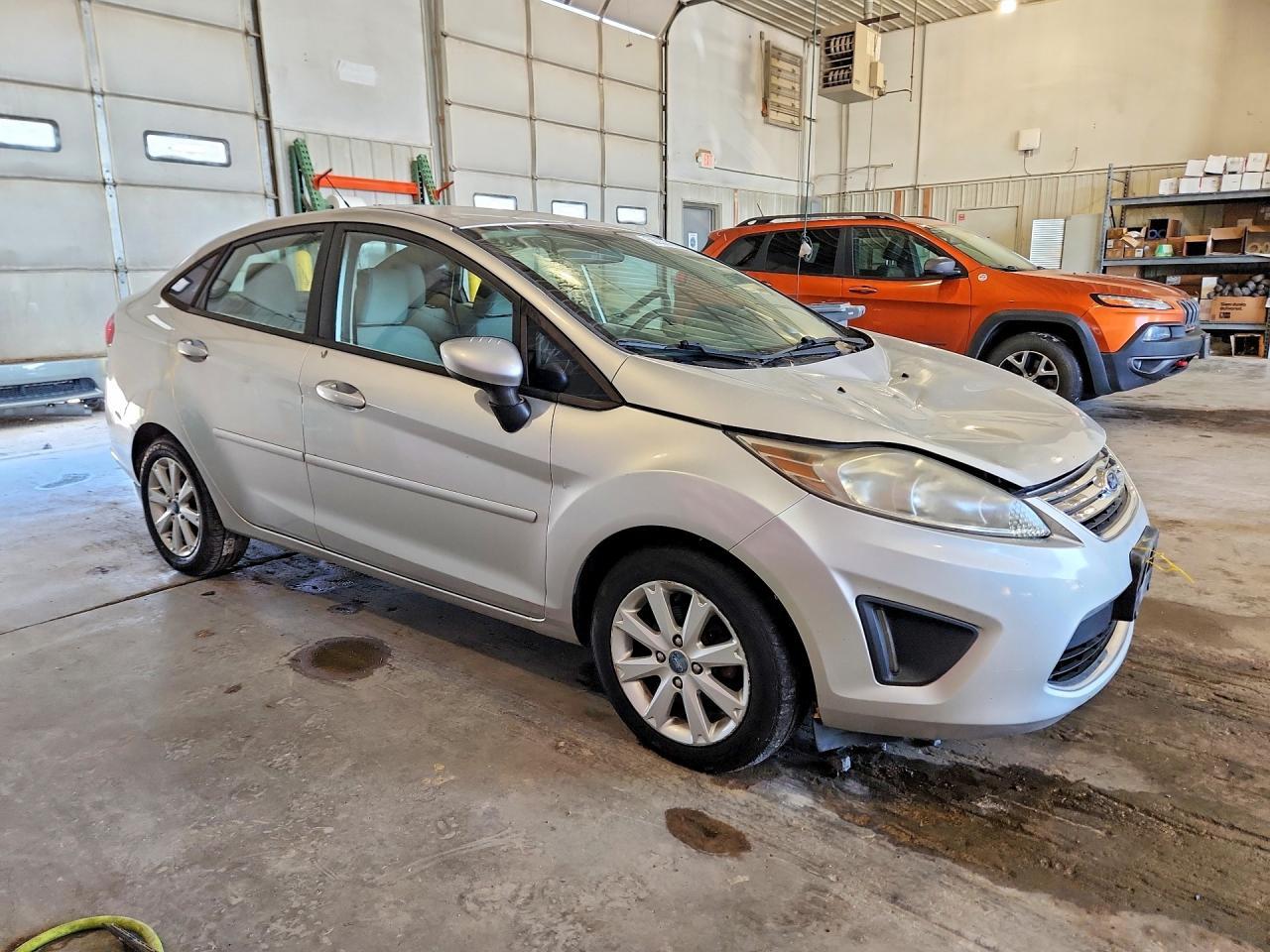 2011 Ford Fiesta Se - Фото 4