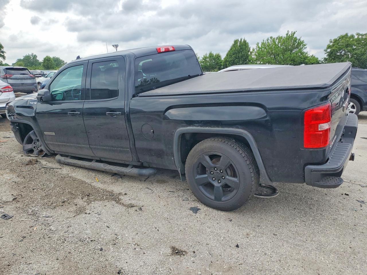 2018 GMC Sierra K1500 - Фото 2