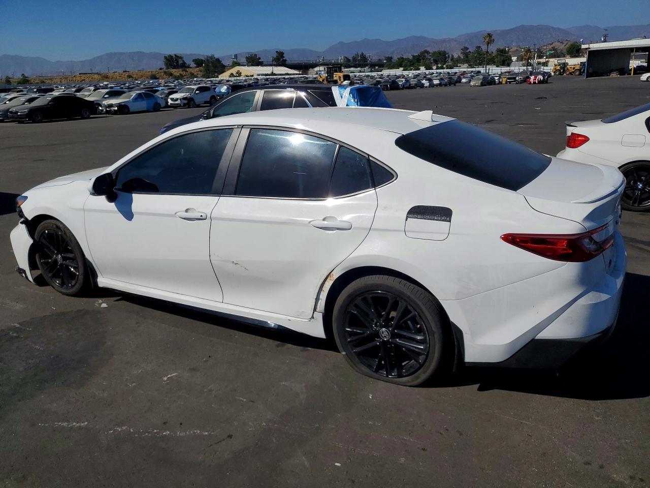 2025 Toyota Camry Se - Image 2