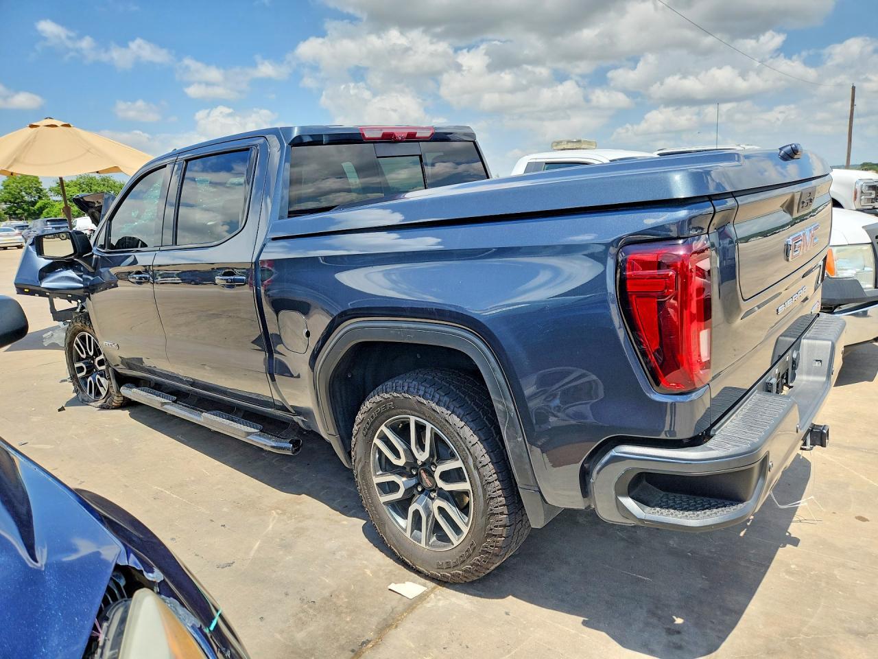2021 GMC Sierra K1500 At4 - Фото 2