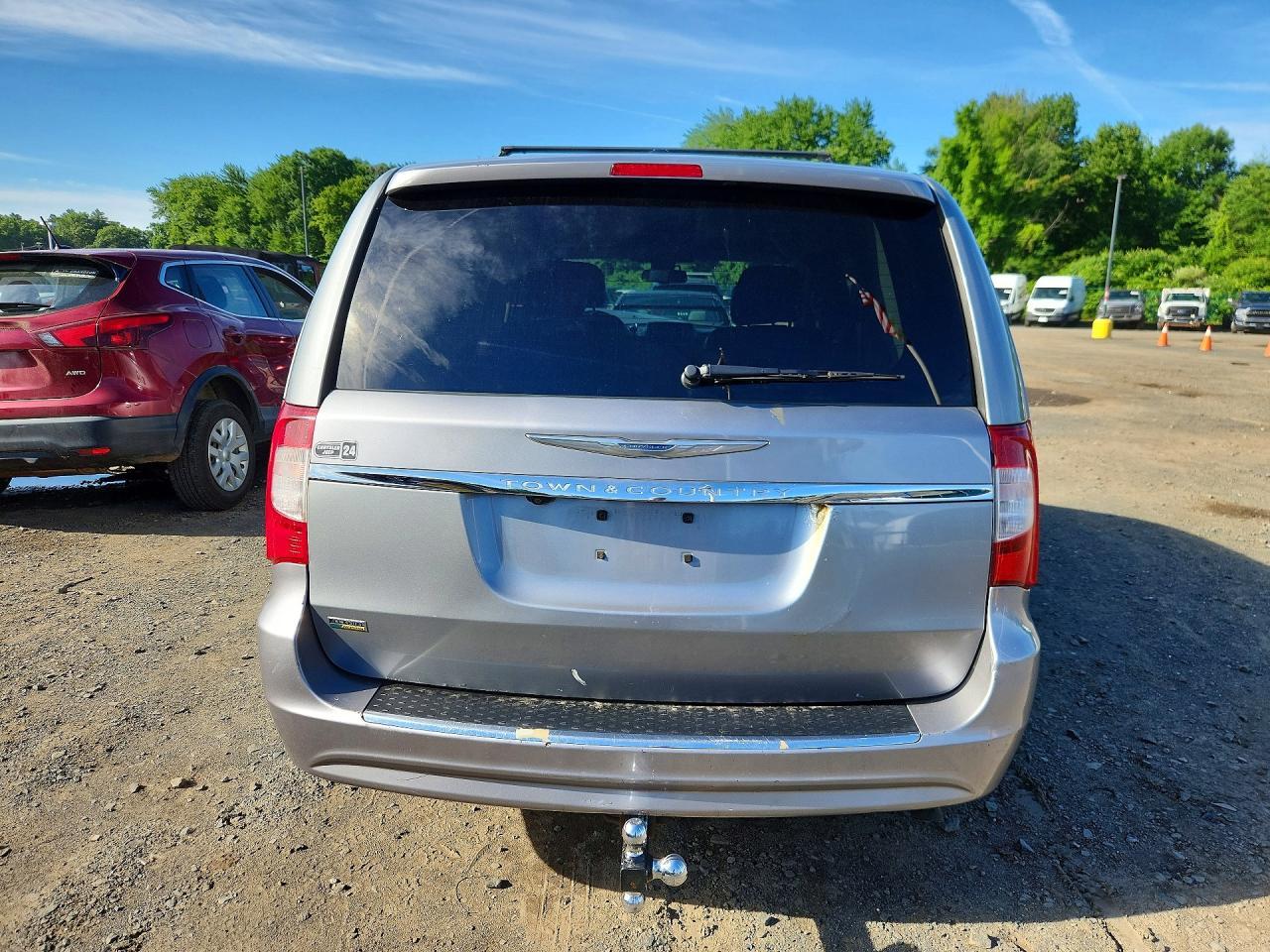 2014 Chrysler Town & Country Touring - Фото 6