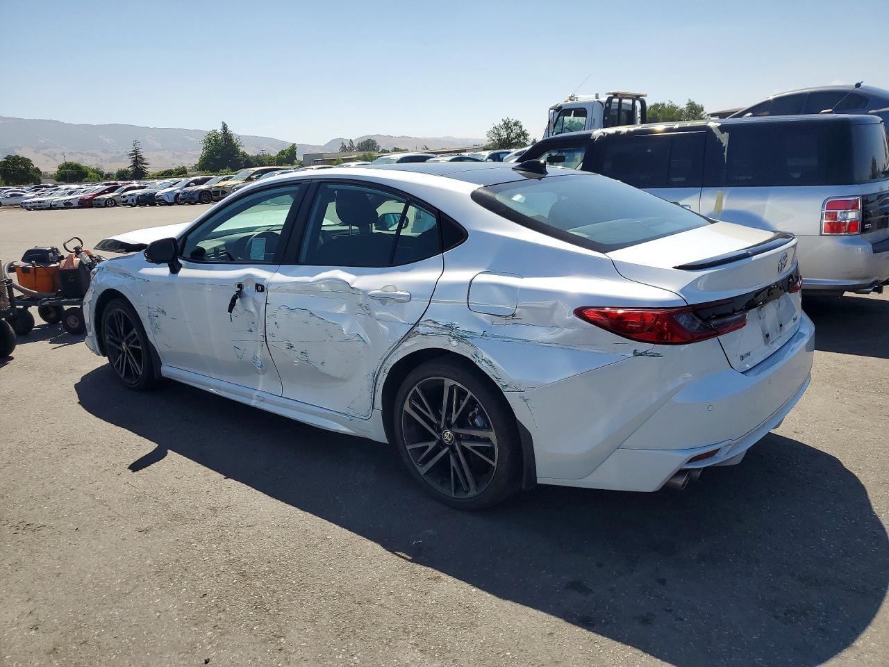 2026 Toyota Camry Xse - Фото 2