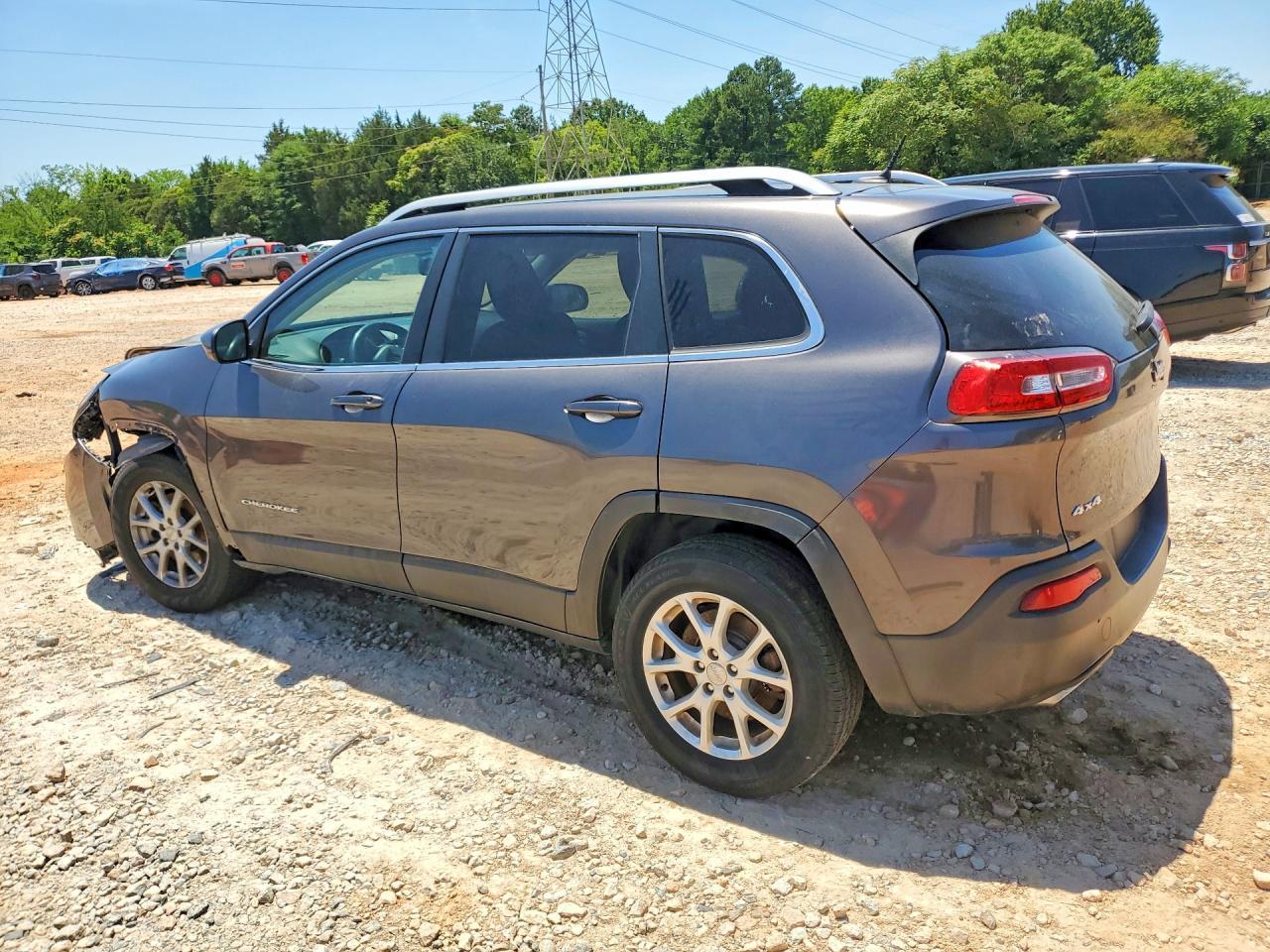 2015 Jeep Cherokee Latitude - Фото 2