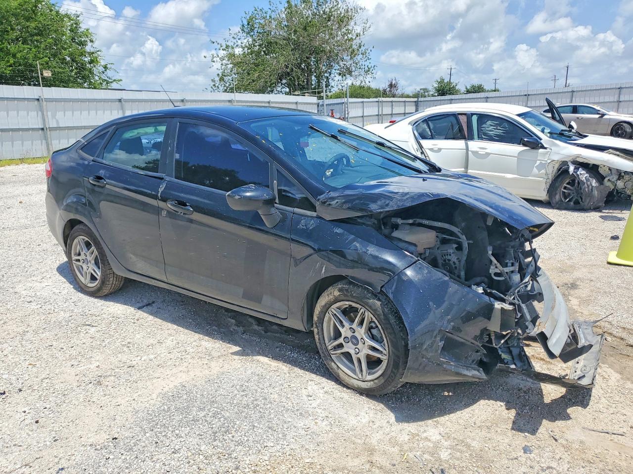 2018 Ford Fiesta Se - Фото 4