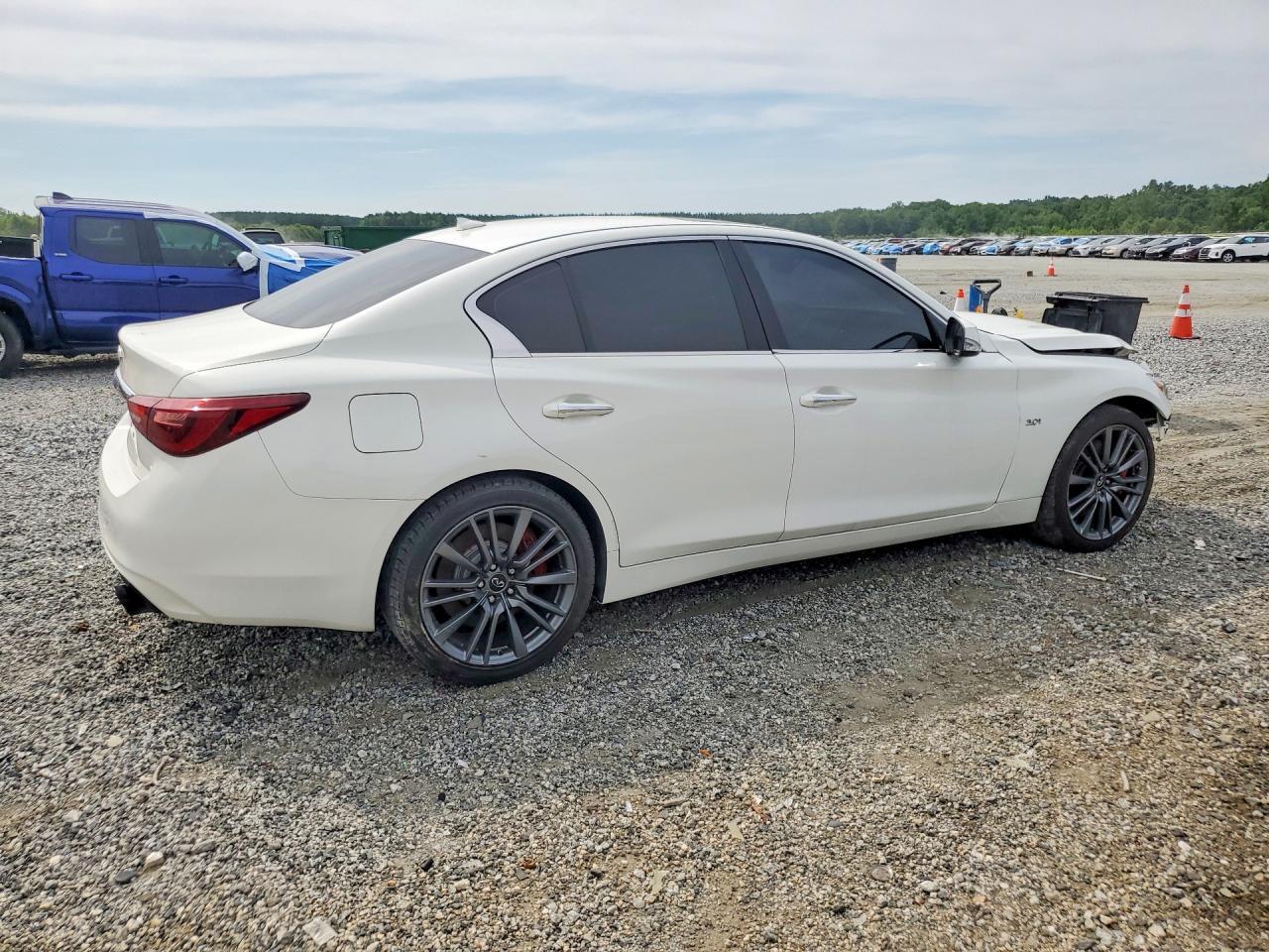 2018 Infiniti Q50 3.0T Luxe - Фото 3