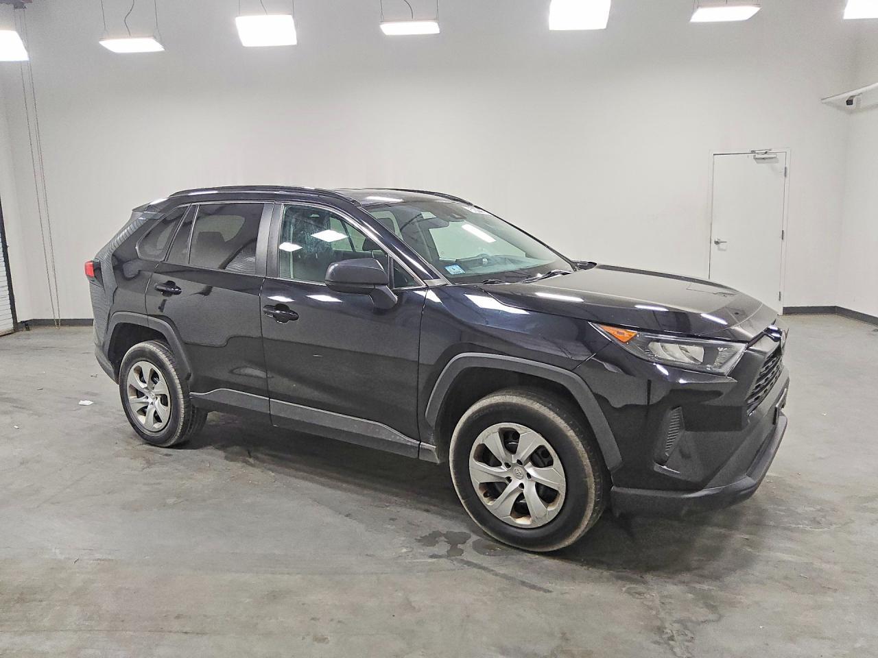 2021 Toyota Rav4 Le - Фото 4