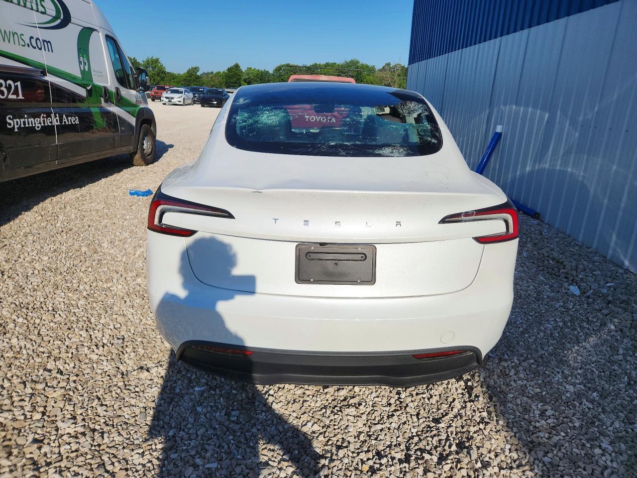 2025 Tesla Model 3 - Image 6
