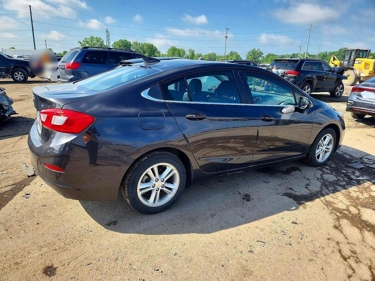 2017 Chevrolet Cruze Lt - Image 3