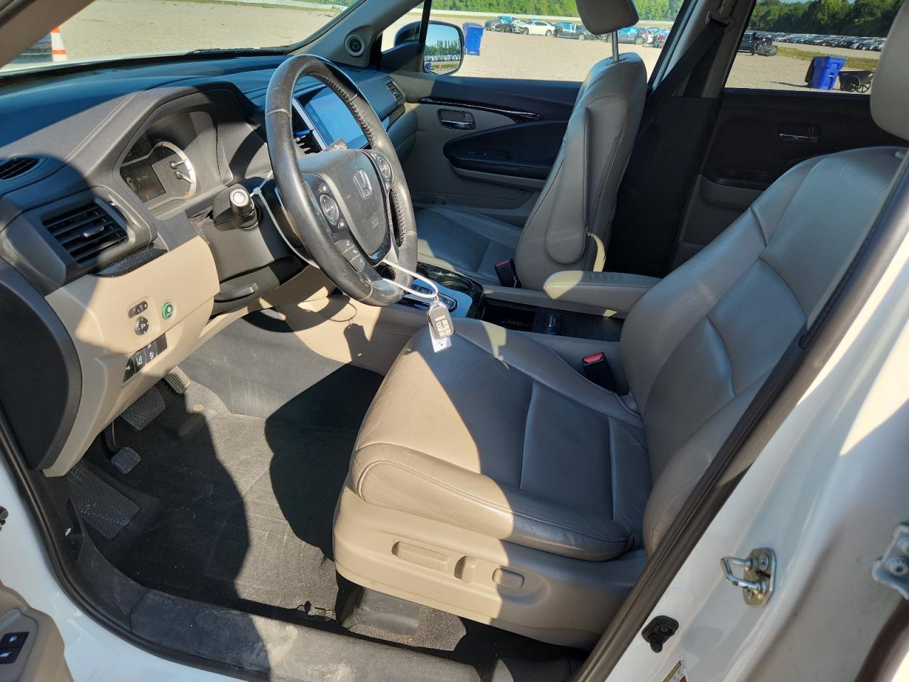 2016 Honda Pilot Touring - Image 7