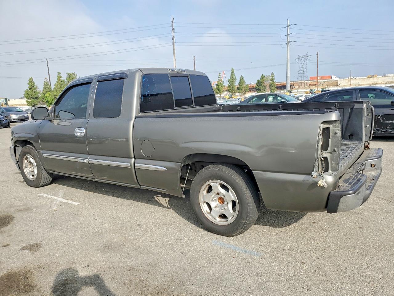 2000 GMC New Sierra C1500 - Image 2