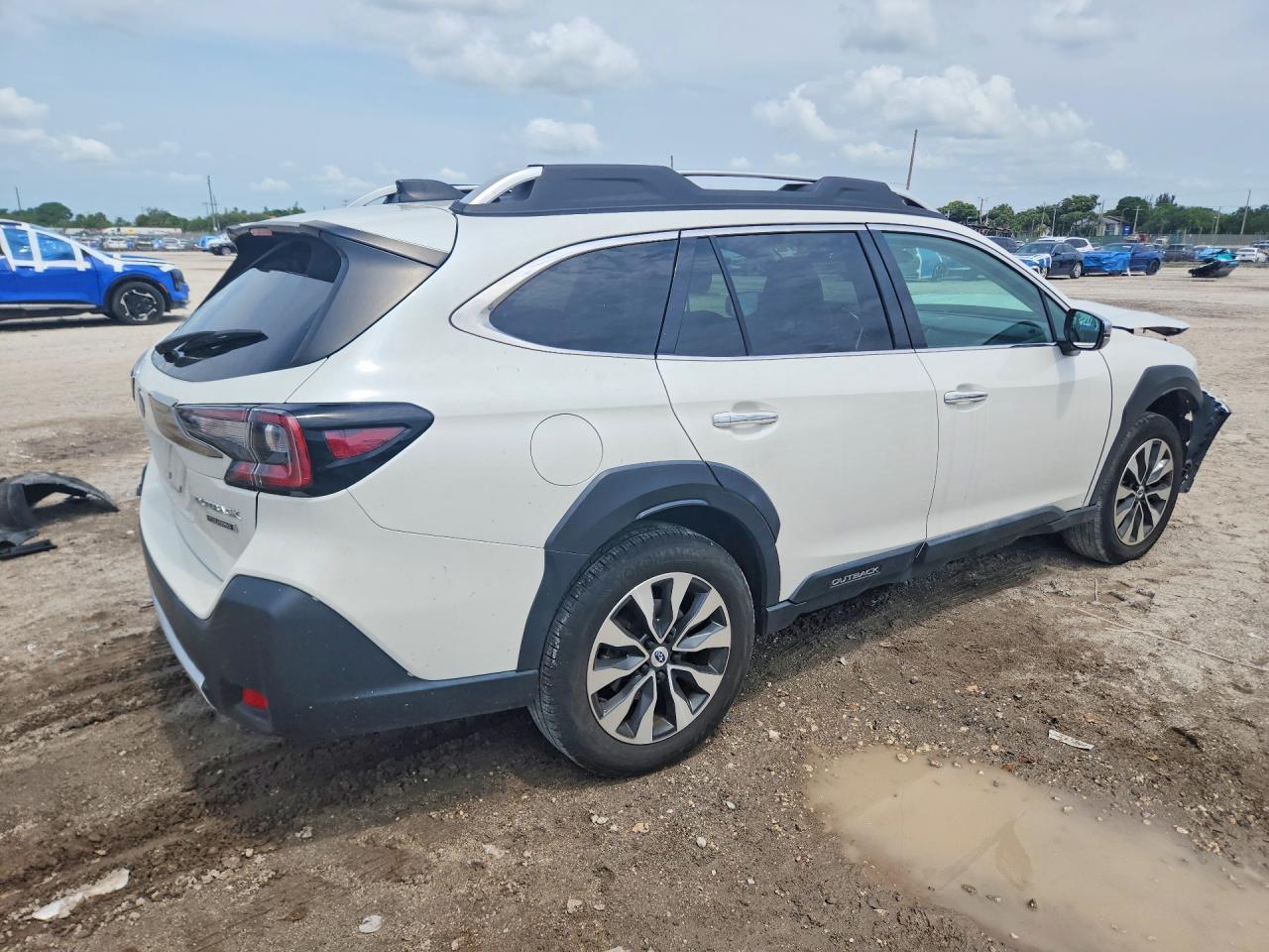 2023 Subaru Outback Touring - Image 3