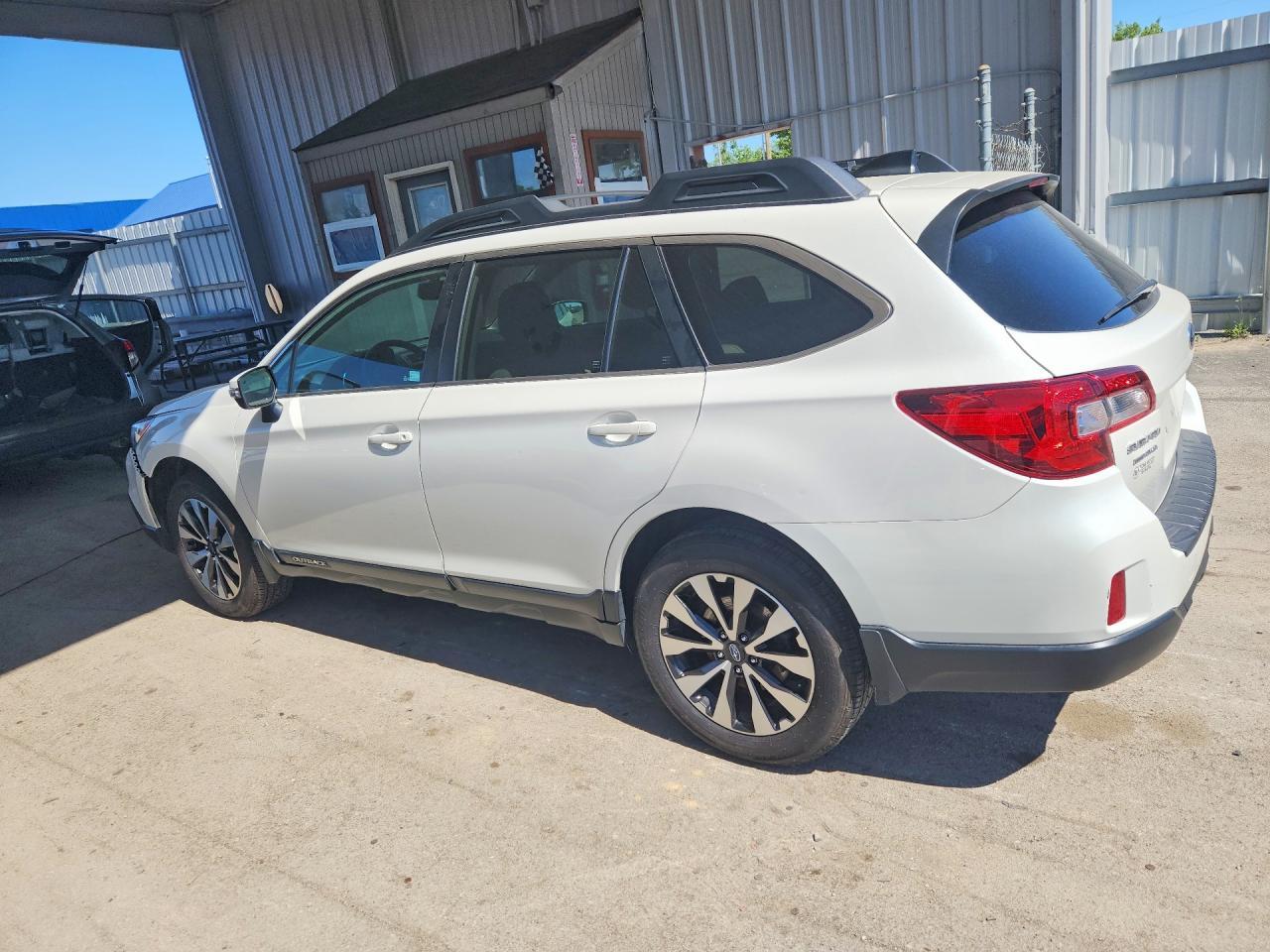2017 Subaru Outback 2.5I Limited - Фото 2