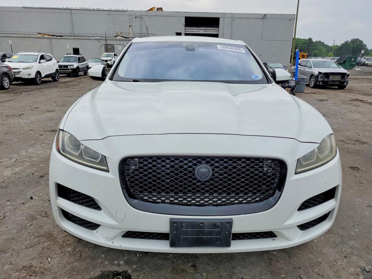 2018 Jaguar F-Pace Premium - Фото 5