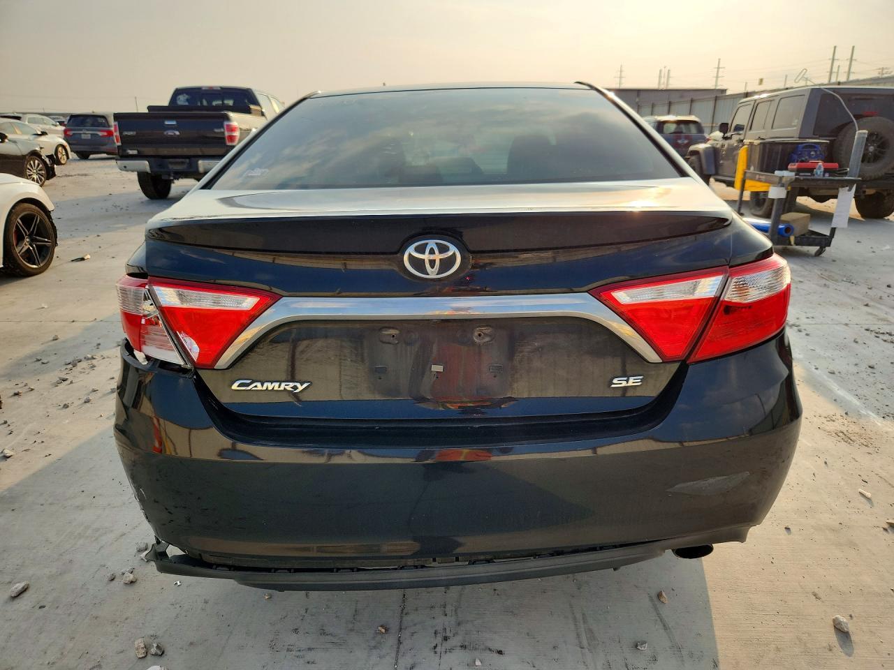2017 Toyota Camry Se - Фото 6