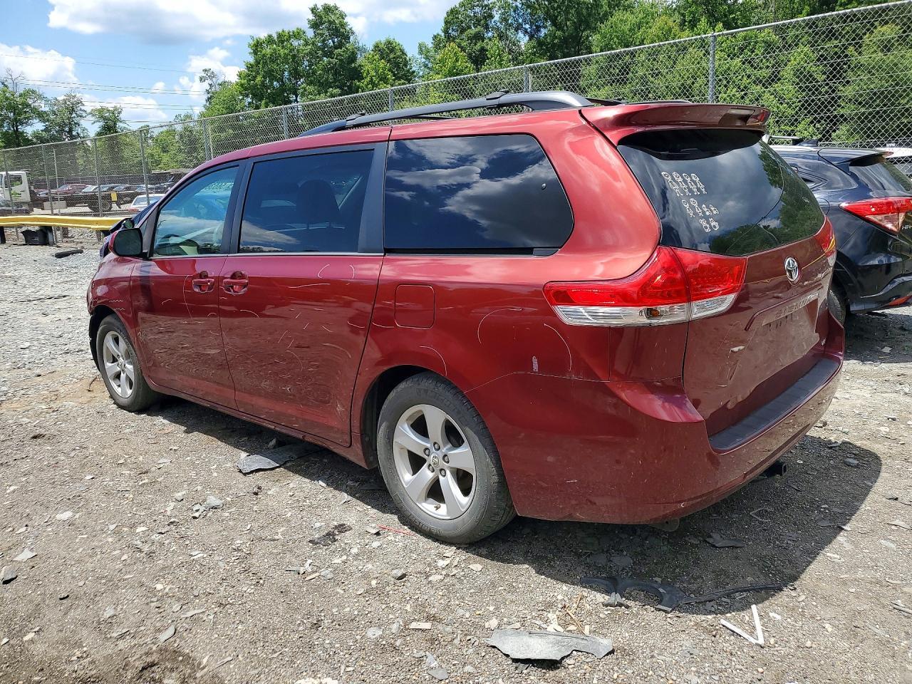 2012 Toyota Sienna Le - Фото 2
