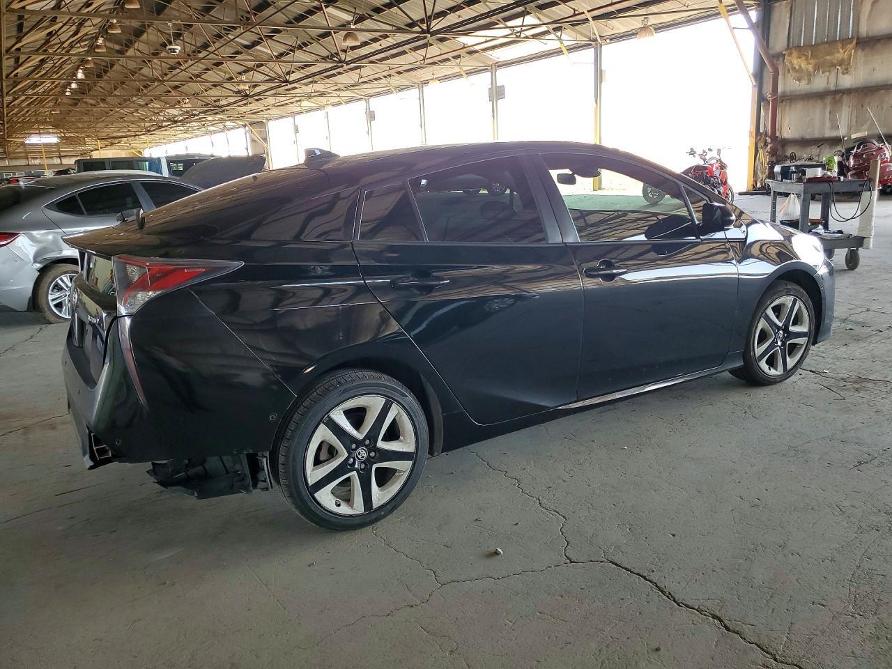 2017 Toyota Prius Three Touring - Image 3