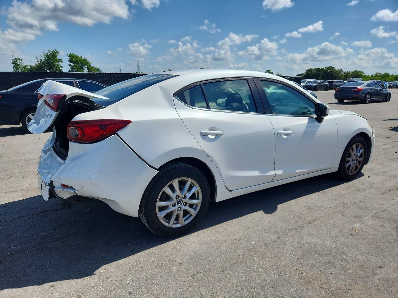 2016 Mazda 3 Sport - Image 3