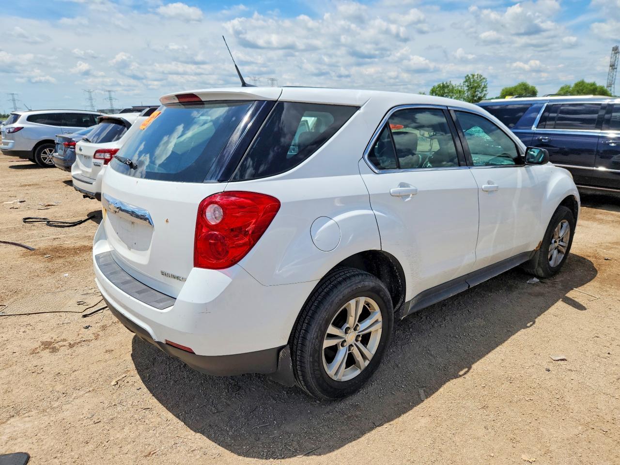 2013 Chevrolet Equinox Ls - Image 3