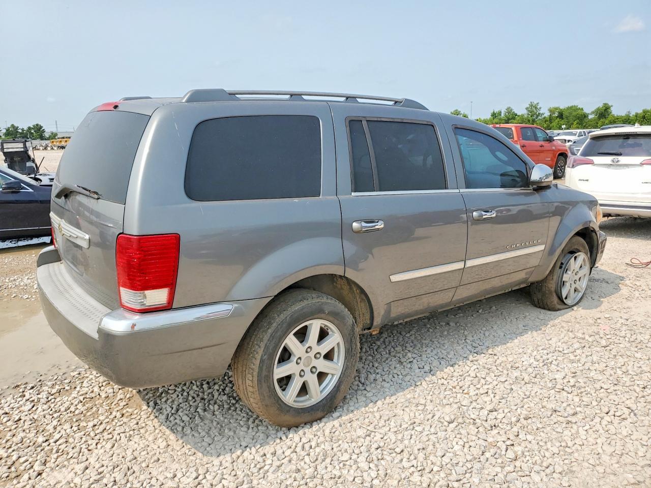 2007 Chrysler Aspen Limited - Фото 3