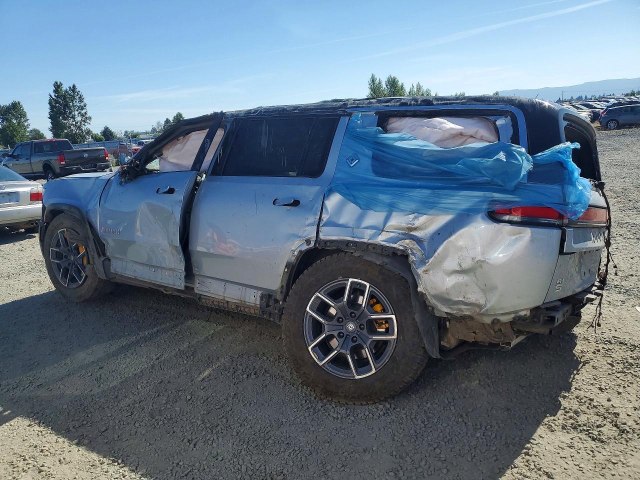 2023 Rivian R1S Adventure - Image 2
