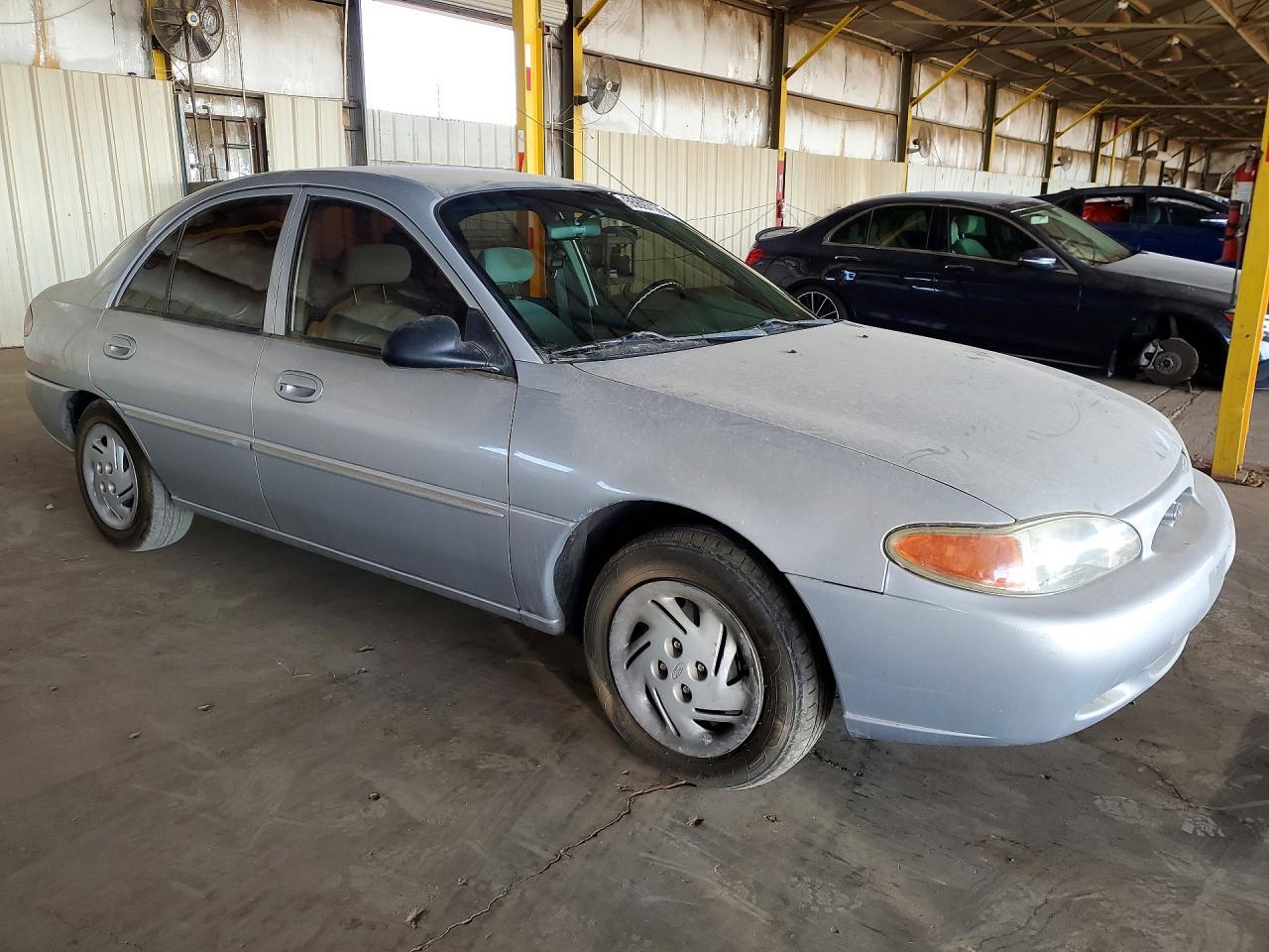2002 Ford Escort - Image 4