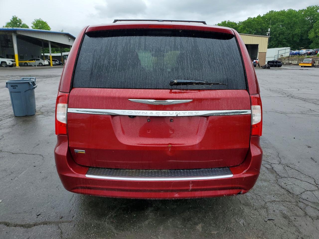 2016 Chrysler Town & Country Touring - Image 6