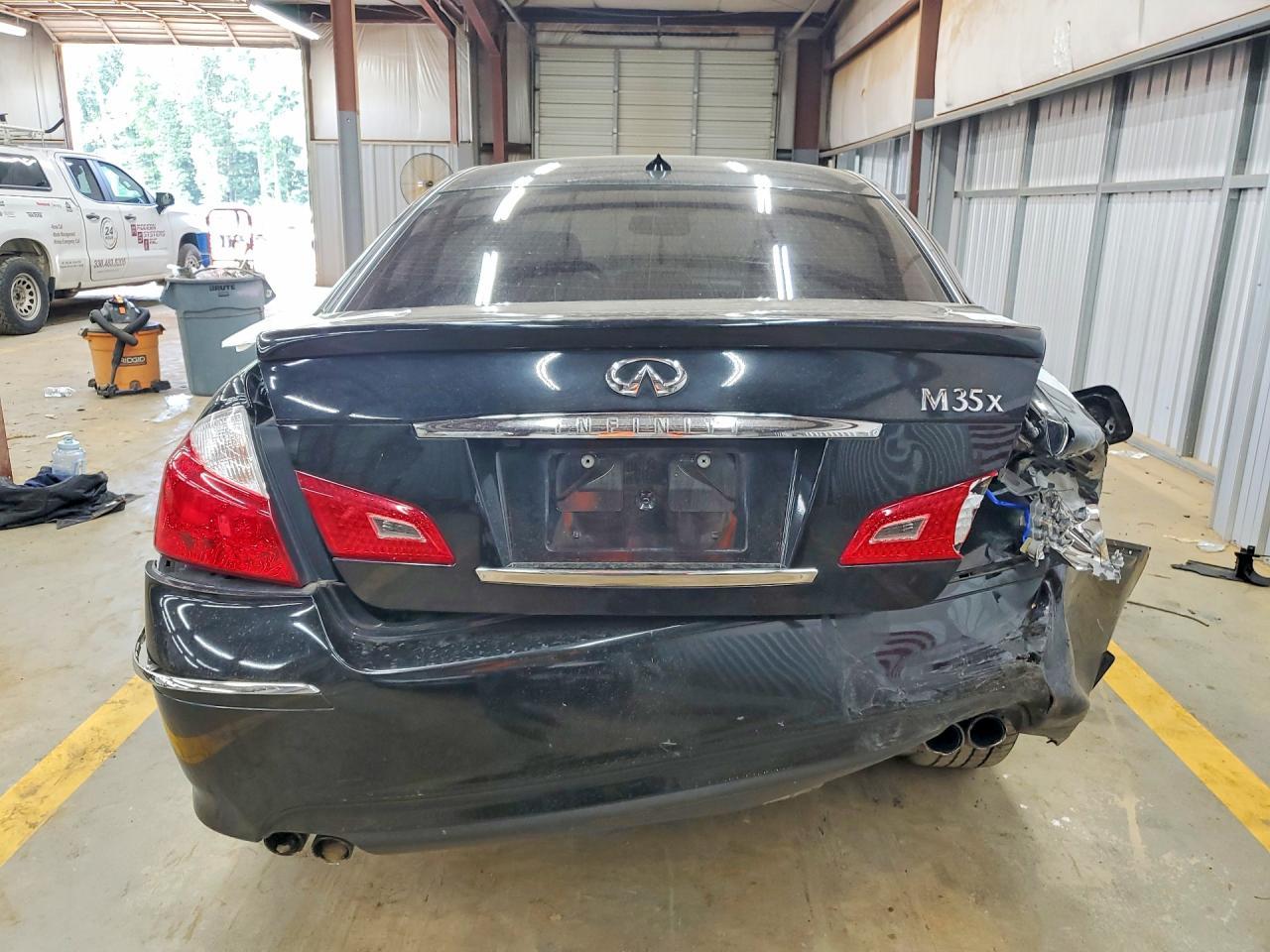 2008 Infiniti M35 - Image 6