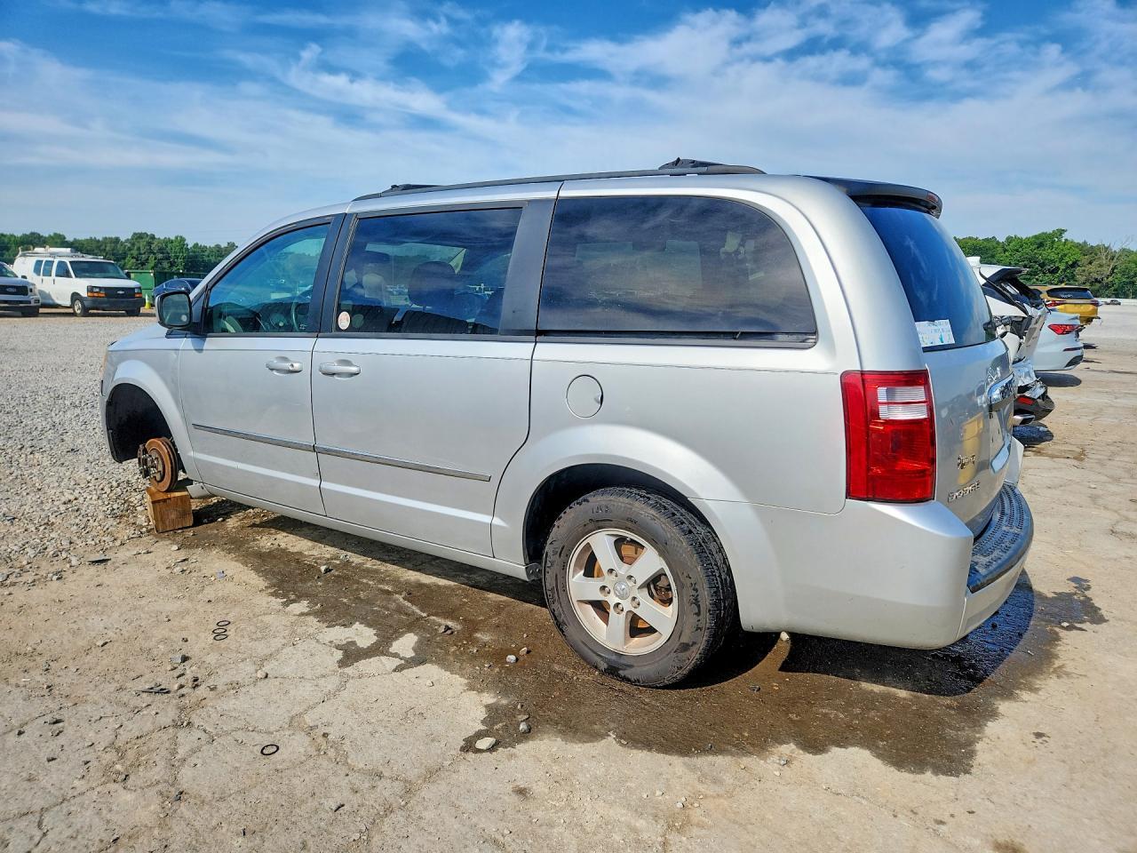 2010 Dodge Grand Caravan Sxt - Фото 2