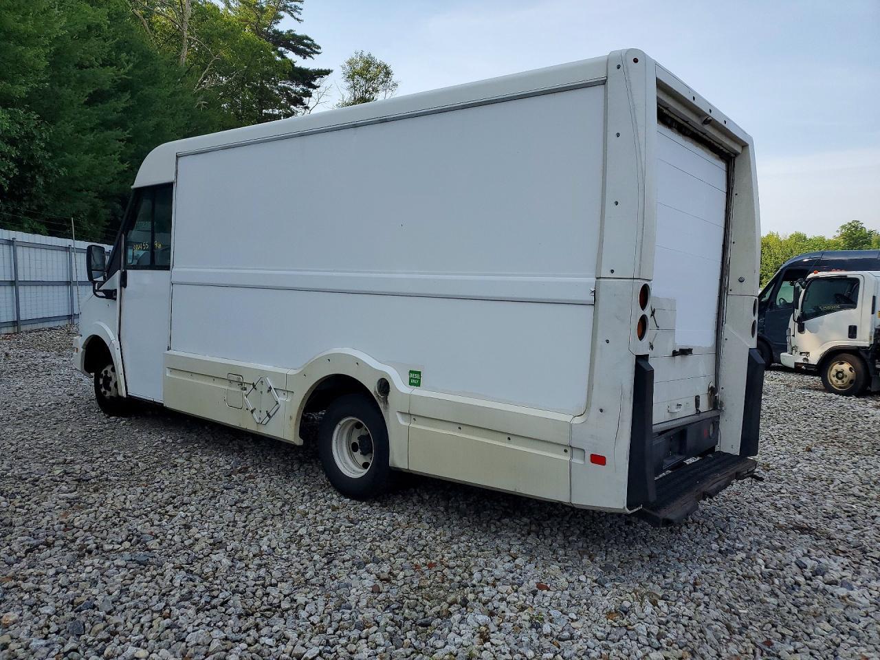 2013 Isuzu Npr Hd Step Van - Image 2