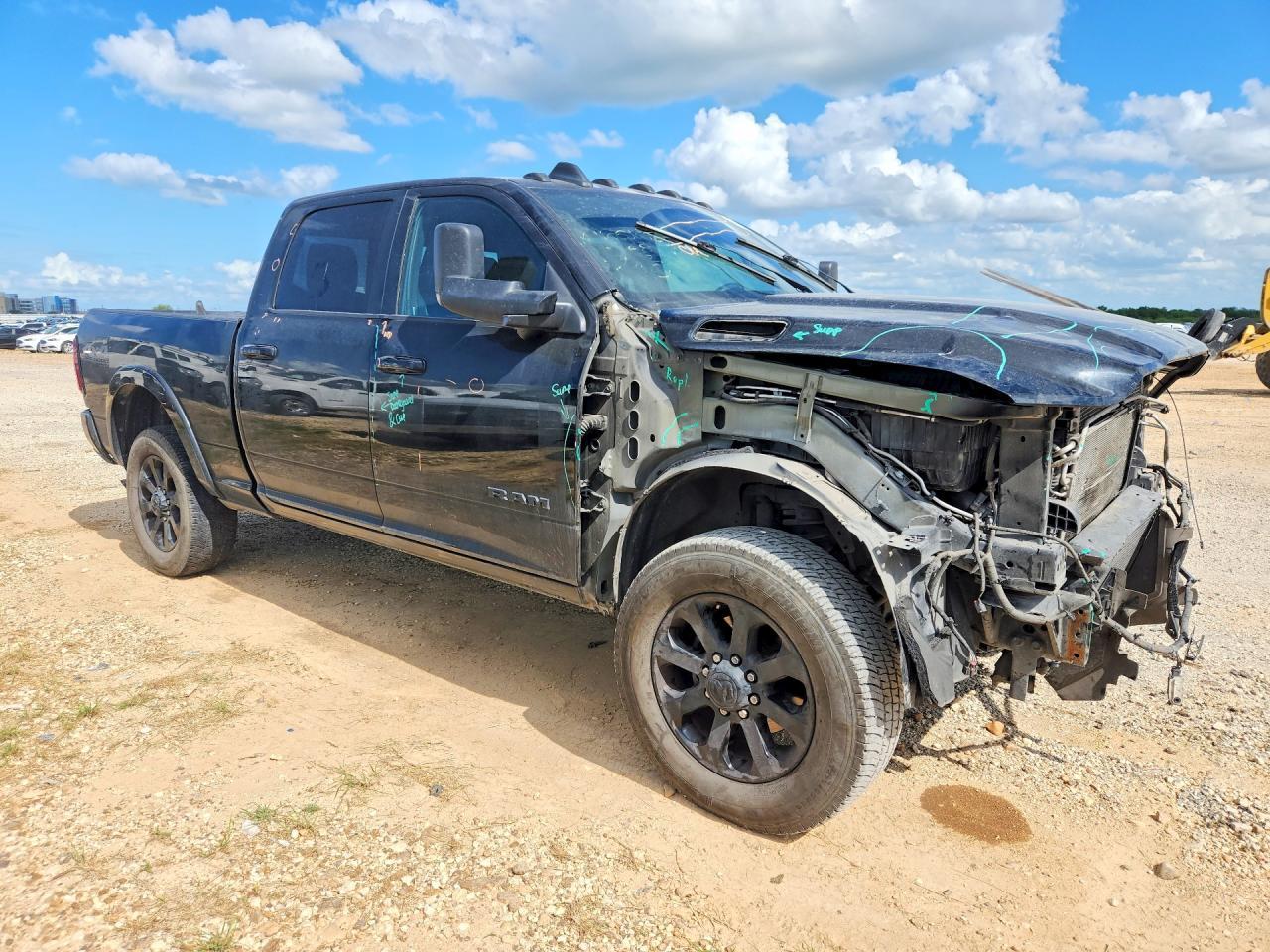 2022 Ram 2500 - Image 4