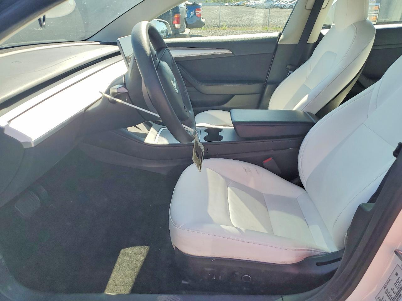 2022 Tesla Model 3 - Фото 7