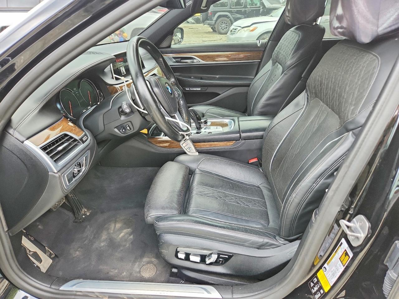 2018 BMW 750 Xi - Фото 7