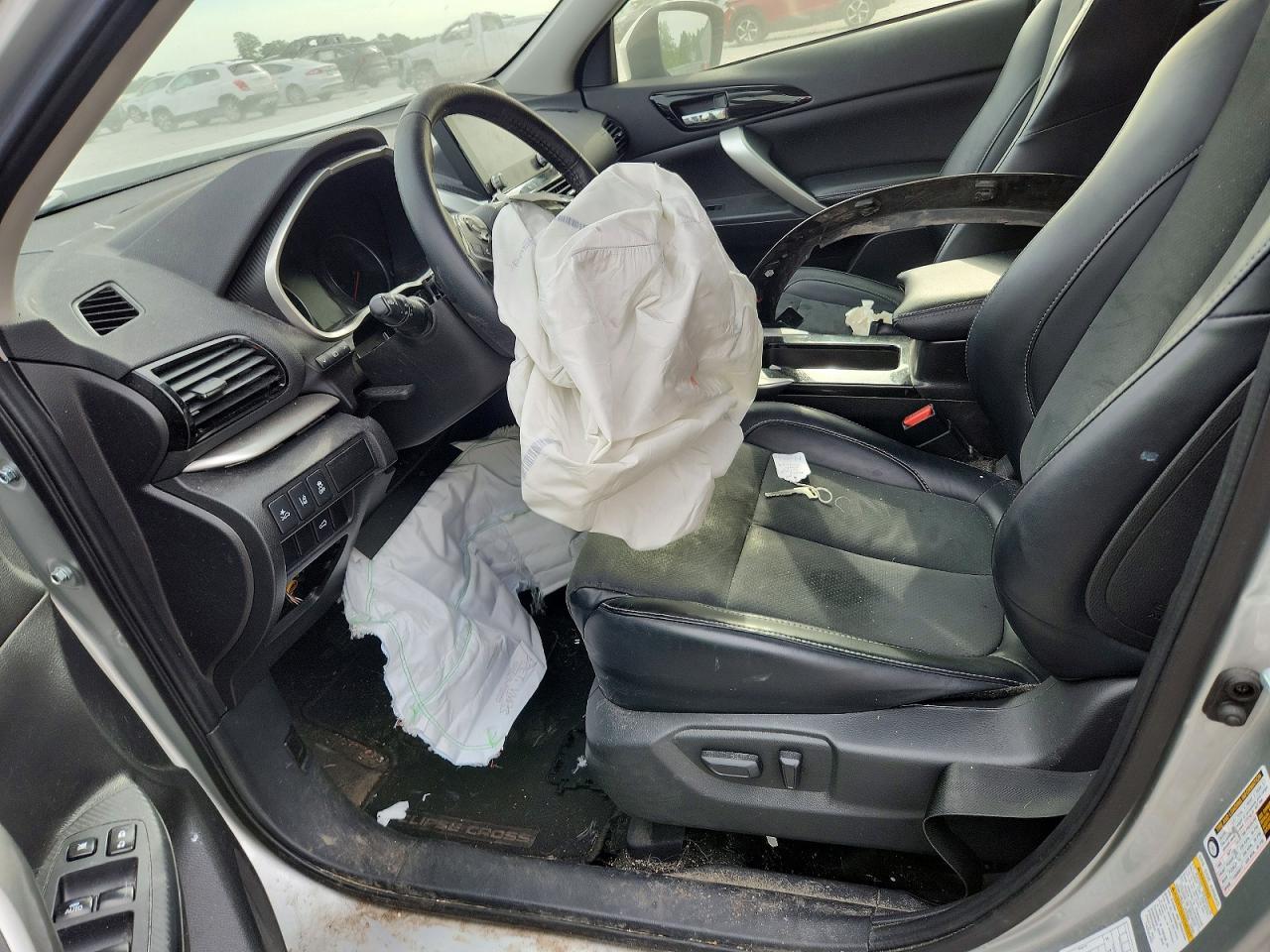 2024 Mitsubishi Eclipse Cross Se - Image 7