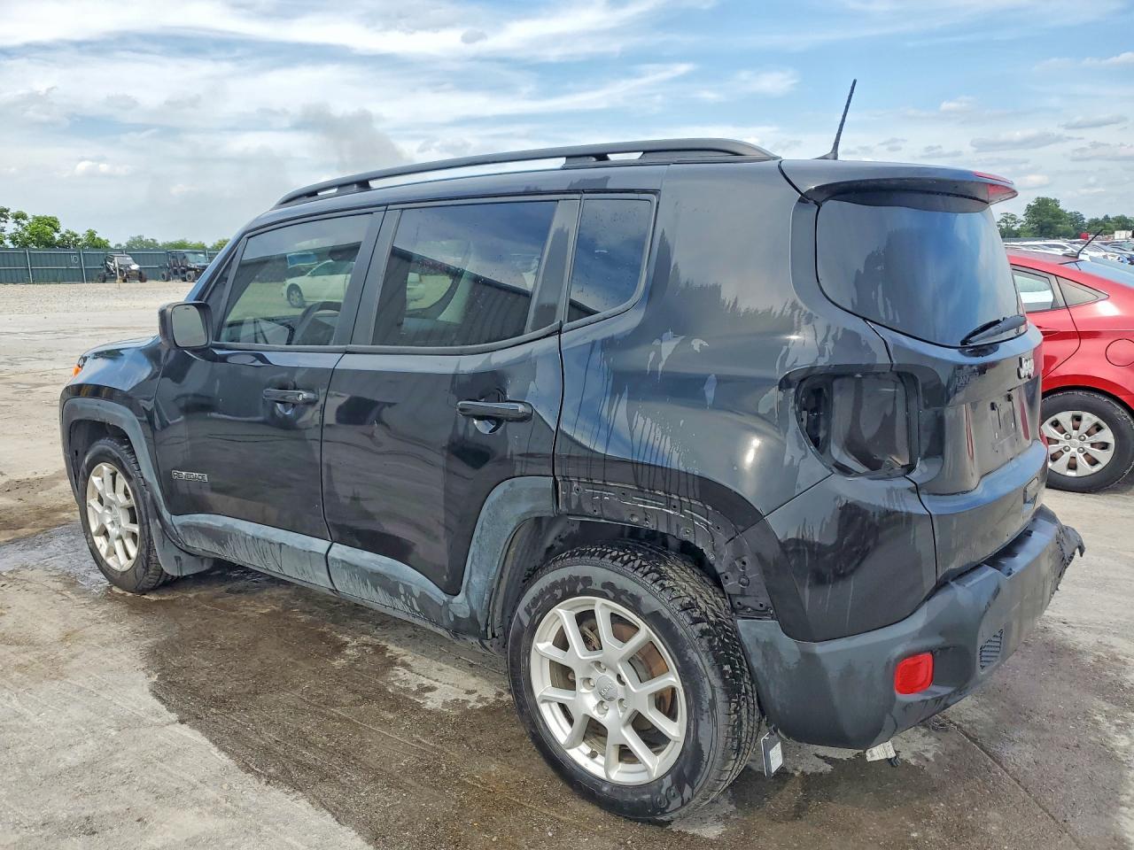 2021 Jeep Renegade Latitude - Фото 2