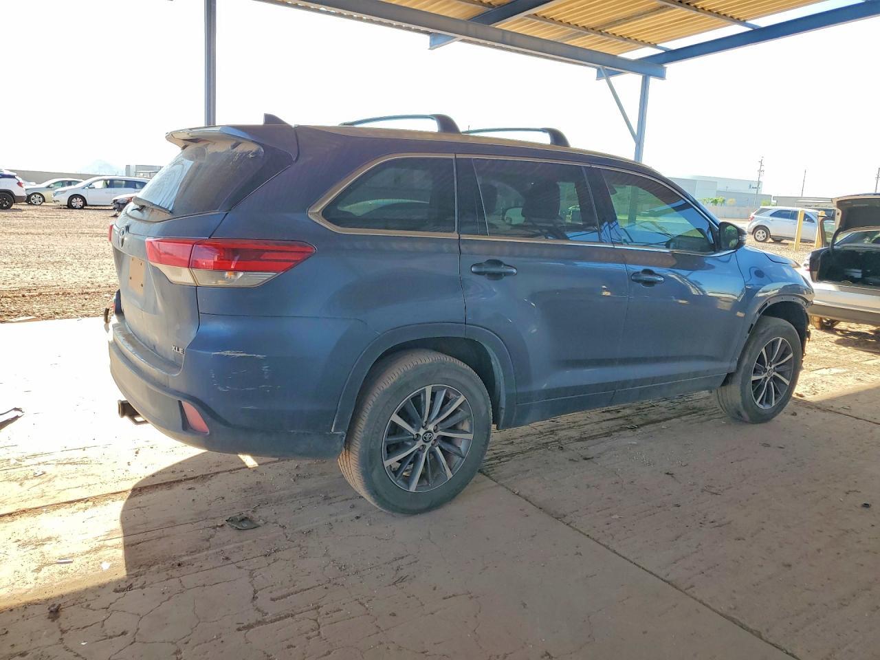 2017 Toyota Highlander Xle - Фото 3