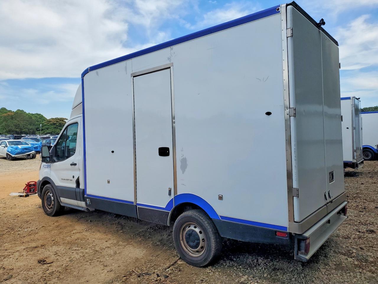 2022 Ford Transit Delivery Van - Фото 2