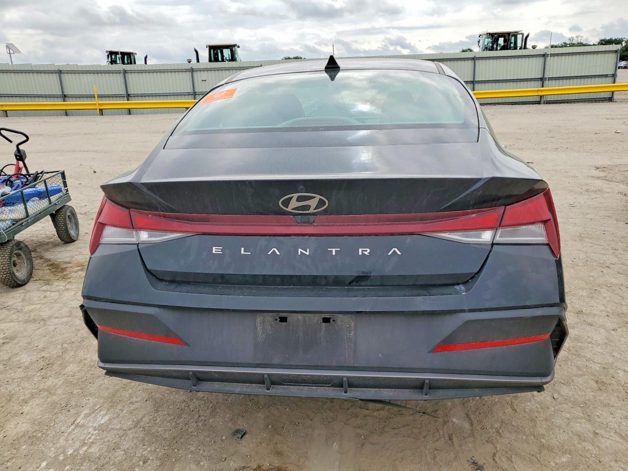 2024 Hyundai Elantra Sel - Image 6