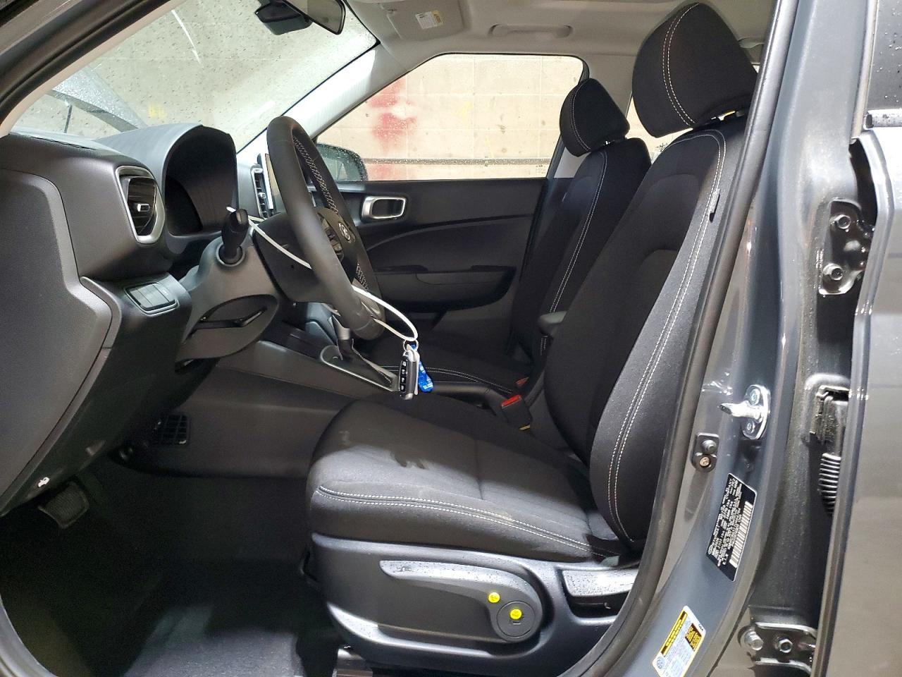 2026 Hyundai Venue Sel - Image 7