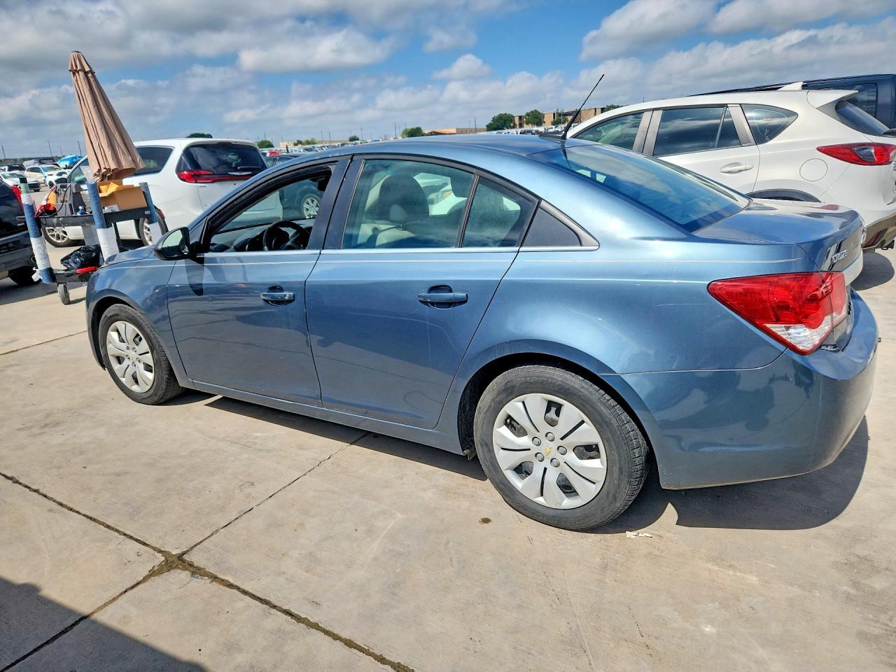 2012 Chevrolet Cruze Ls - Image 2