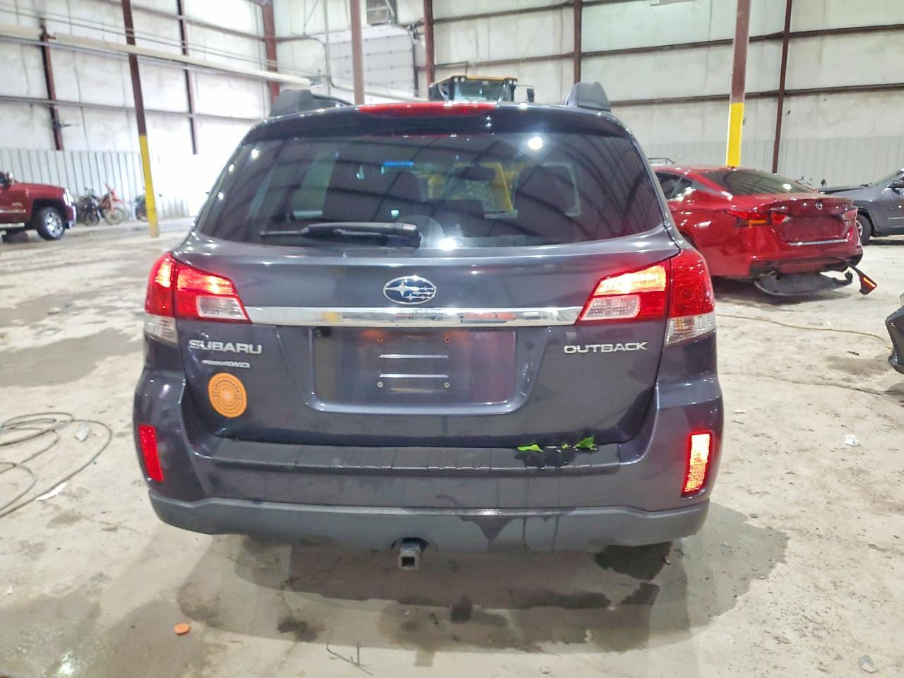 2011 Subaru Outback 2.5I Limited - Image 6