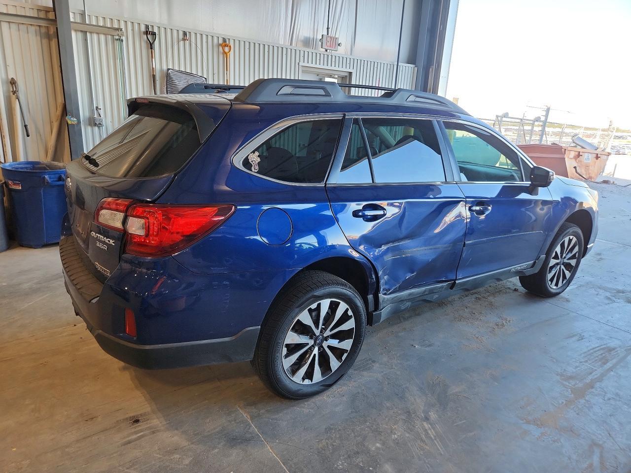2015 Subaru Outback 3.6R Limited - Image 3